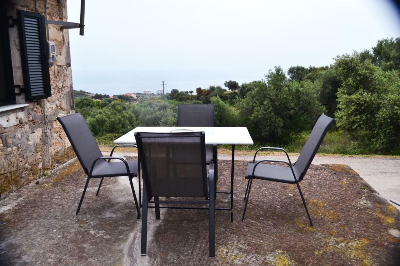 Liotrivi Olive Press Villa Volímai Exteriör bild